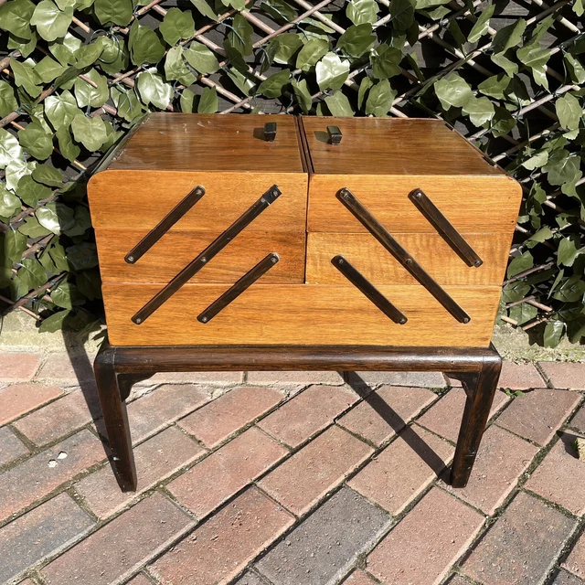 1674 LARGE VINTAGE Cantilever Sewing Box on base with legs £55.00