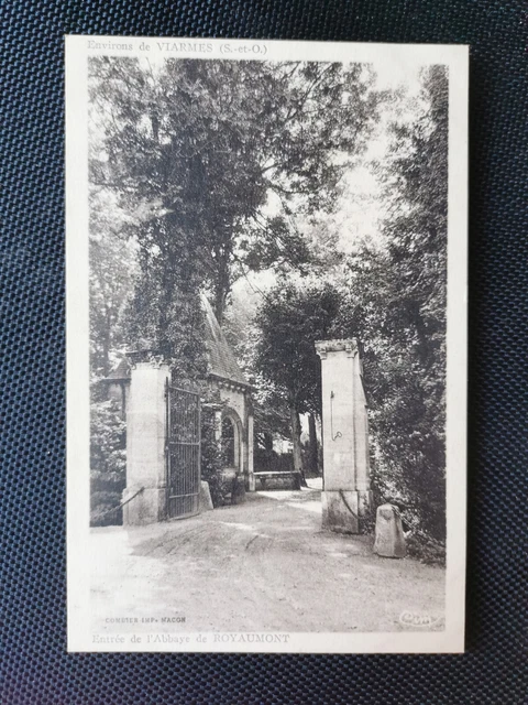 CPA 95 Entrée de l'Abbaye de ROYAUMONT