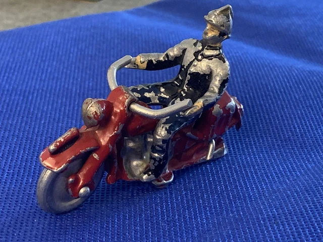 Jouet Ancien moto motard de pompier Quiralu