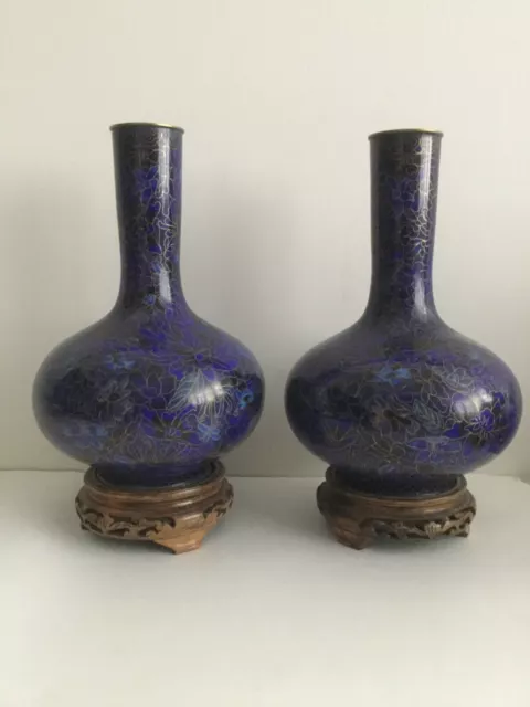 PAIR OF CHINESE LATE 19th CENTURY/EARLY 20th CENTURY BLUE CLOISONNÉ ENAMEL VASE