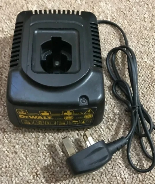 DEWALT DE9107 8.020V Battery Charger Fully Working Order £17.80