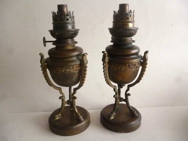 ANCIENNE PAIRE DE lampe a Pétrole bronze laiton napoleon III athénienne