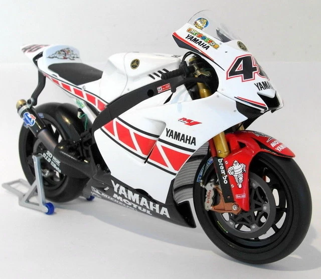 ミニチャンプスYamaha YZF-R1 1/12 たおし 2004 ロッシ test