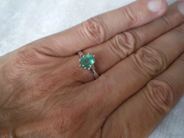Zambian Emerald oval ring, 1.4 carats, size M, in 2.7 grams 925 Sterling Silver 2