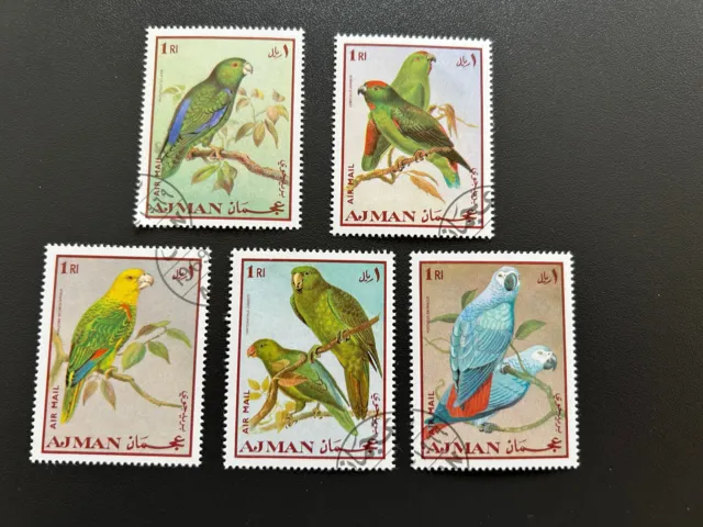 Briefmarken Ajman Asien Tiere Vögel Papageien 5 Werte  1969 gestempelt