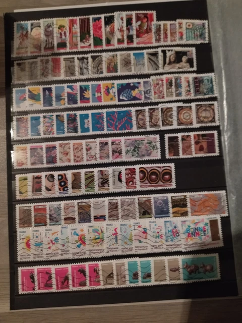 114 Timbres Auto Adhésifs Oblitérés donc 4 Séries Complètes Tous Différents