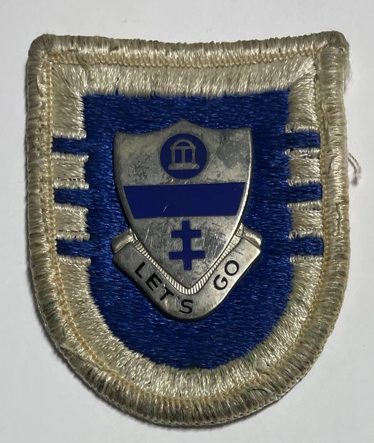 US ARMY 325TH Infantry Regiment "Let's Go" Crest DUI Used P16 5.90
