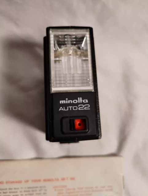Minolta 22 Auto Flash for 35mm Film Cameras with Case and Instructions - Vintage