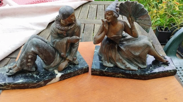 Paire De Serre-livres Pierrot En Plâtre Blanc écru Et Résine - Très Rare - Bon état