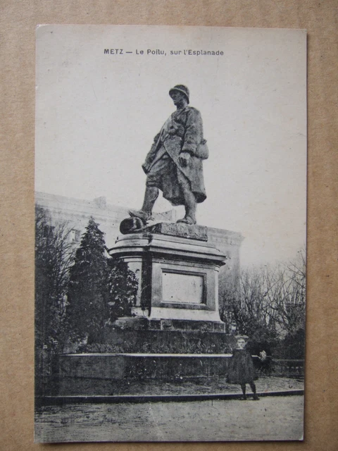 Cpa Metz (57) Le Poilu, Sur L'esplanade. Statue.