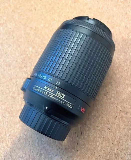 Nikon 55-200mm VR AF-S f/4-5.6G ED - Good condition lens