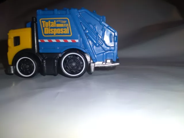 Hot Wheels 2020 HW Metro Total Disposal (Garbage Truck) 55/250, Yellow and  Blue