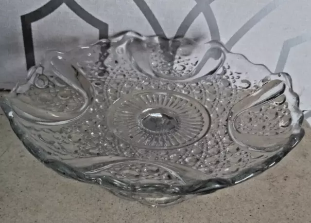 Beautiful Vintage Glass Cake Stand / Tazza 9 inches diameter