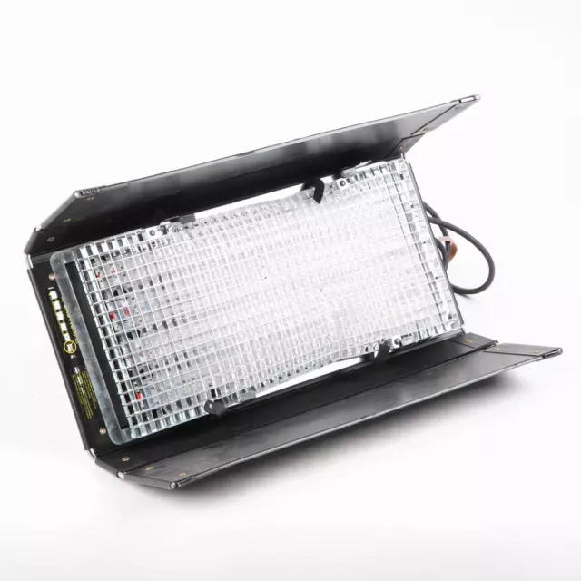 Accesorio Kino Flo Diva-Lite 401 con puertas de granero incorporadas - SKU #1681796