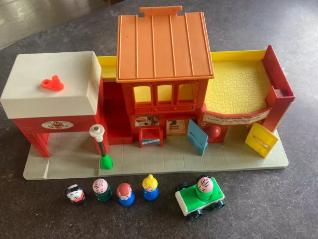 FISHER PRICE ,lot,  garage, voitures, personnages
