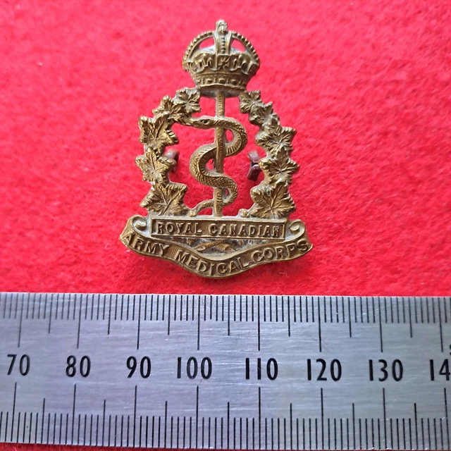 ROYAL CANADIAN ARMY Medical Corps Badge Brass Lugs Canada £6.99