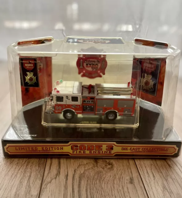 Code 3 1999 Firehouse Expo Luverne Pumper 99 12206  1/64  1 0f  2000