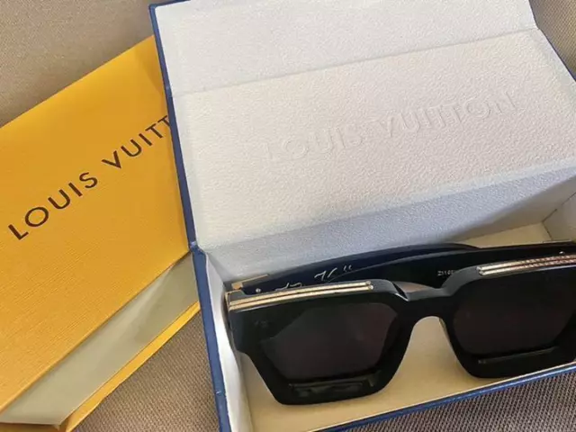 Kính mát LV Louis Vuitton Mascot Pilot Square Sunglasses