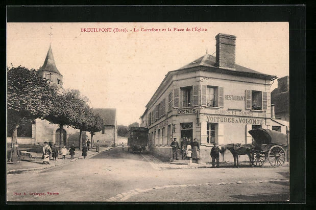 CPA Breuilpont, Le Carrefour et la Place de l´Eglise