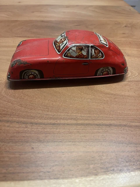 Voiture en tôle type tintoy (Charles Rossignol)made in