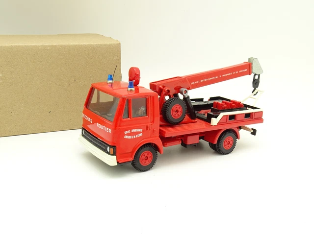 LES MINIATURES DE Norev Ancienne 1/43 Camion Citerne Pompier Saviem Sg4 EUR 21,50 - FR