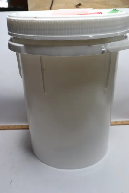 Liquid Screwtop with Gasket Bucket 5 Gal. Plastic White 4732288