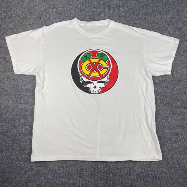 Retro NHL CHICAGO BLACKHAWKS  Scary Skull Logo Men's Large T-shirt