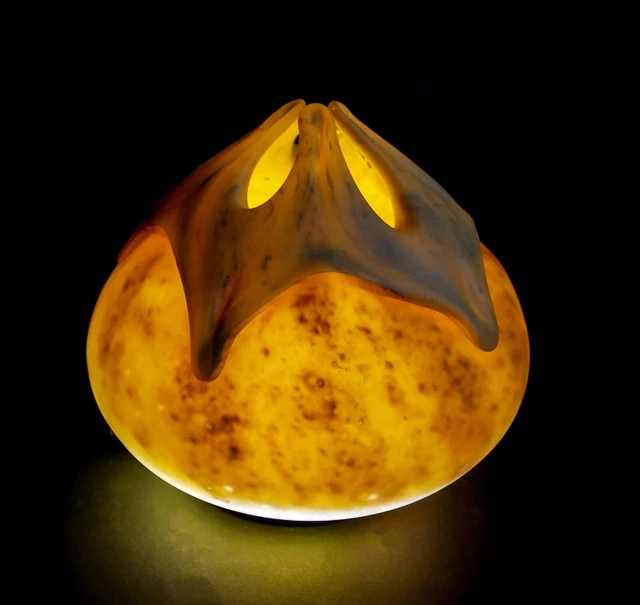 Vase Pâte de verre signé par artiste verrier réputé forme de fruit 2 tiges cassé