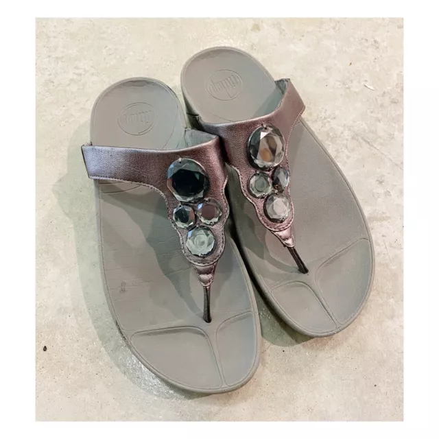 Women’s FitFlop Lunetta Thong Sandals Sz 8 Pewter Gray Jeweled Flip Flop Silver
