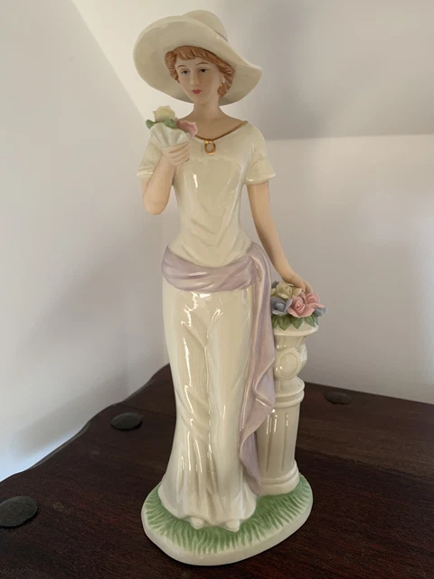 THE REGAL COLLECTION FIGURINE MARGOT with Flower Pedestal