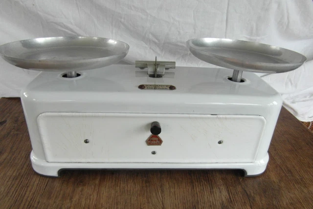 Ancienne Balance de Cuisine Mécanique Vintage dans son Emballage d'Origine Rétro