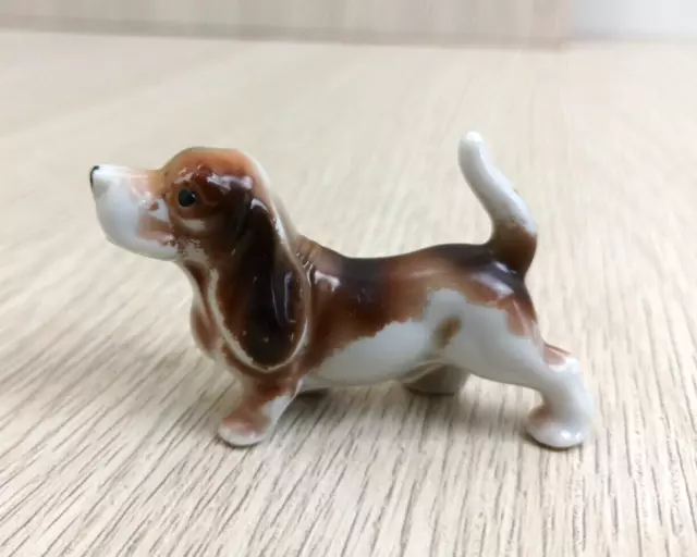 Vintage Porcelain Basset Hound Dog Figure 2.5" / 65mm Long 1.5" / 40mm Tall G/C