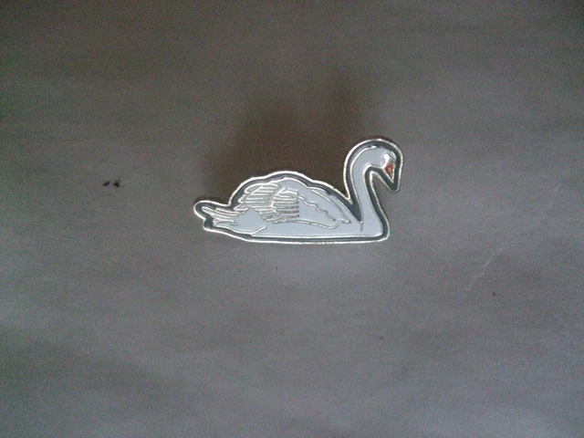 Broche (pin's) Cygne Doré - Bijou Fantaisie Sans Marque, Vendue Sans Emballage