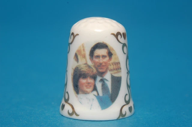 Caverswall Feiert Die Verlobung Von Prince Charles & Diana 1981Thimble B/14