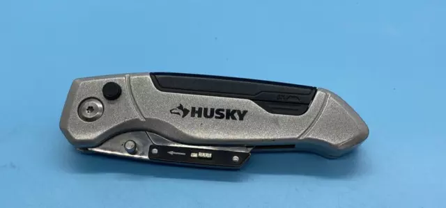 HUSKY COMPACT Folding Utility Knife Blade BOX Cutter w / belt clip OPEN BOX  NEW