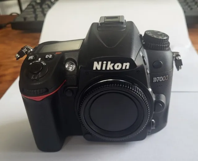 Nikon D D7000 16.2 MP Digital SLR w/ Nikkor 550-300mm f4.5-5.6