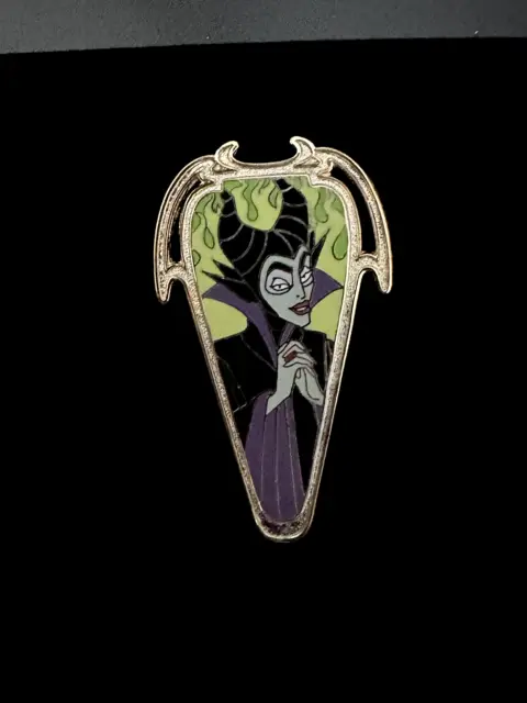 35061 - Maleficent and Dragon (Transformation) - Maleficent - Disney  Auctions Disney Pin