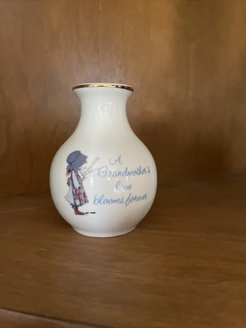 HOLLY HOBBIE 4” Bud Vase Porcelain "A Grandmother's Love Blooms Forever" Japan