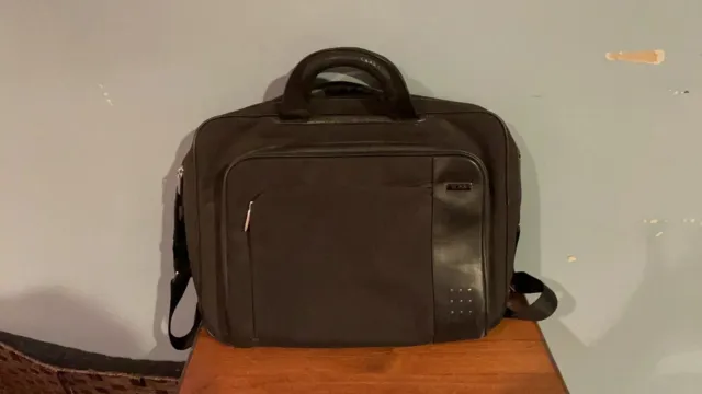tumi briefcase