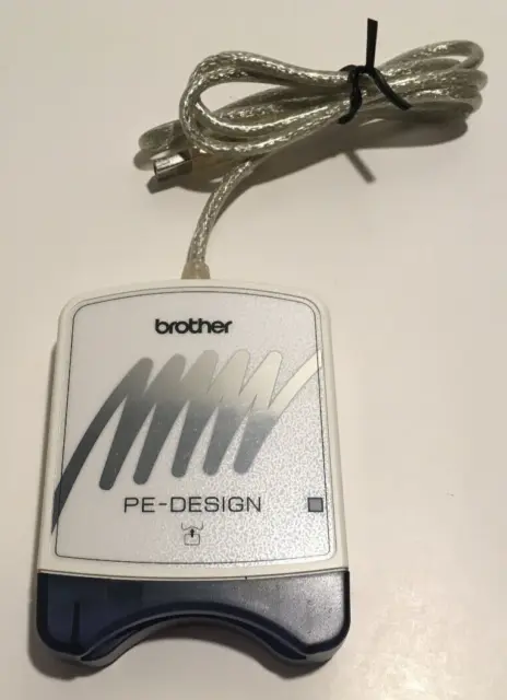 Bordado lector de tarjetas USB Brother PE-Design (solo unidad/sin tarjeta)