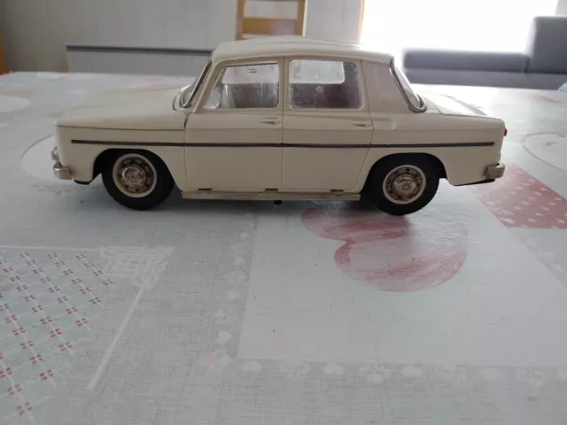 Joustra Renault 8 jouet ancien