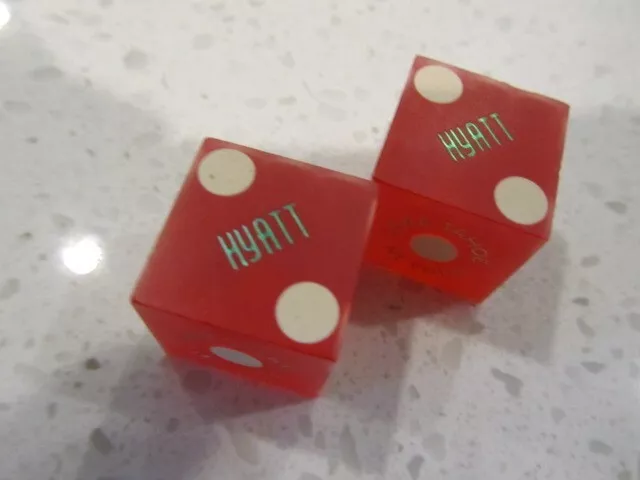 HYATT Green Logo Casino Pair of Red DICE + FREE Las Vegas Poker Chip