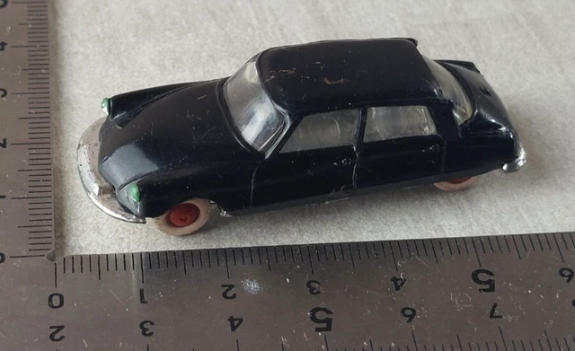 Ancienne Voiture Miniature Citroën DS 19 - Norev 1/43