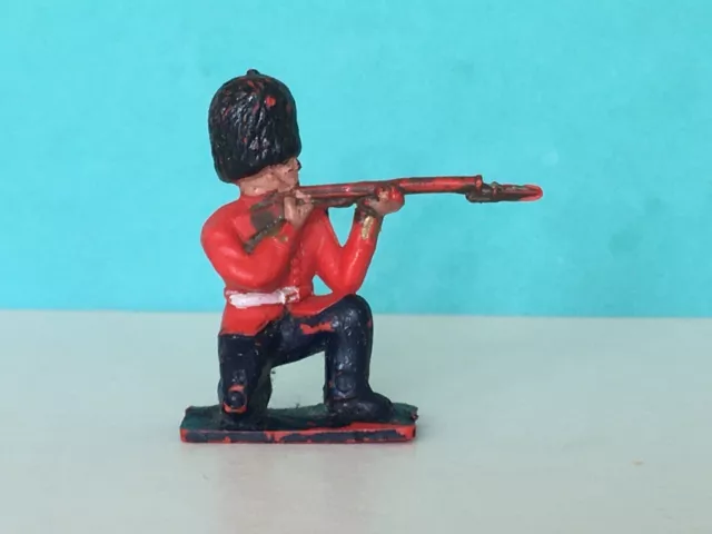 1 x LONE STAR. 1960's SCOTS GUARDS (HARVEY SERIES). 1/32 SCALE PLASTIC SOLDIER