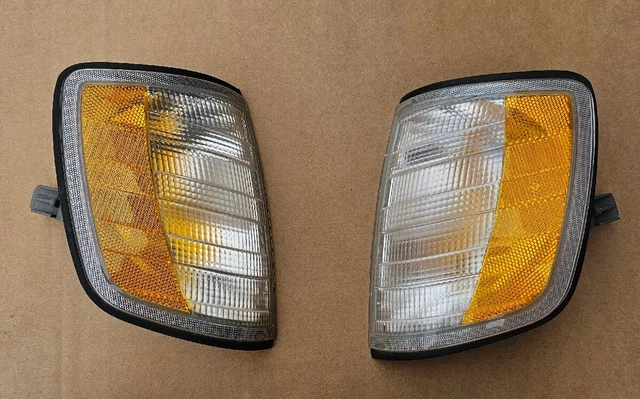 1992 1995 Mercedes W124 280E E320 E400 E500 Front RH LH Turn Signal 1315106903 1992 1995 Mercedes W124 280E E320 E400 E500 Front RH LH Turn Signal 1315106903