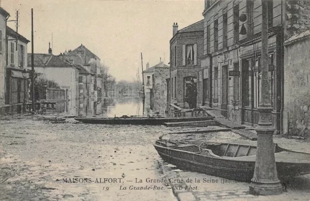 MAISON-ALFORT - La grande rue (crue de la seine)