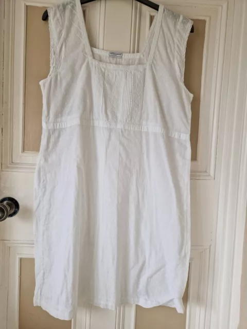 The White Company pretty cotton nightdress size Large