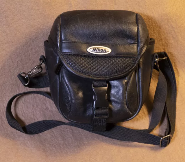 Nikon Coolpix 8800 camera bag, hard to find.