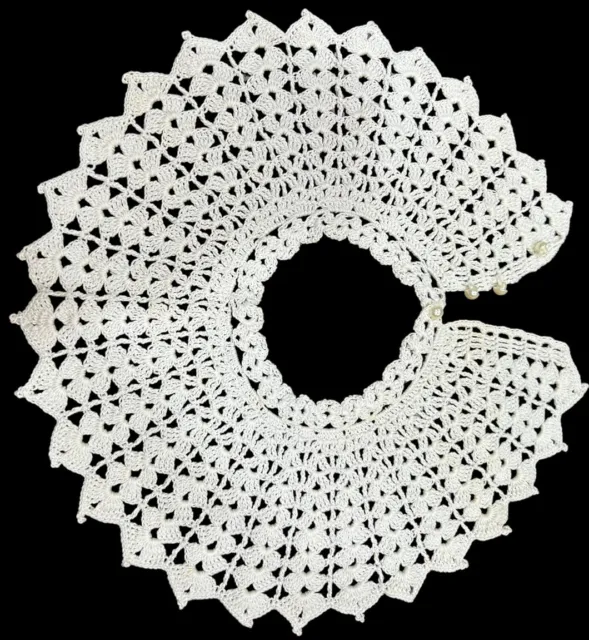 Vintage Hand Crocheted White Dress Collar Lovely Button W 4  Pearl Color Buttons