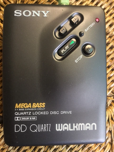 SONY WALKMAN WM-DD33 DOLBY B Nr-QUARTZ LOCKED DISC DRIVE